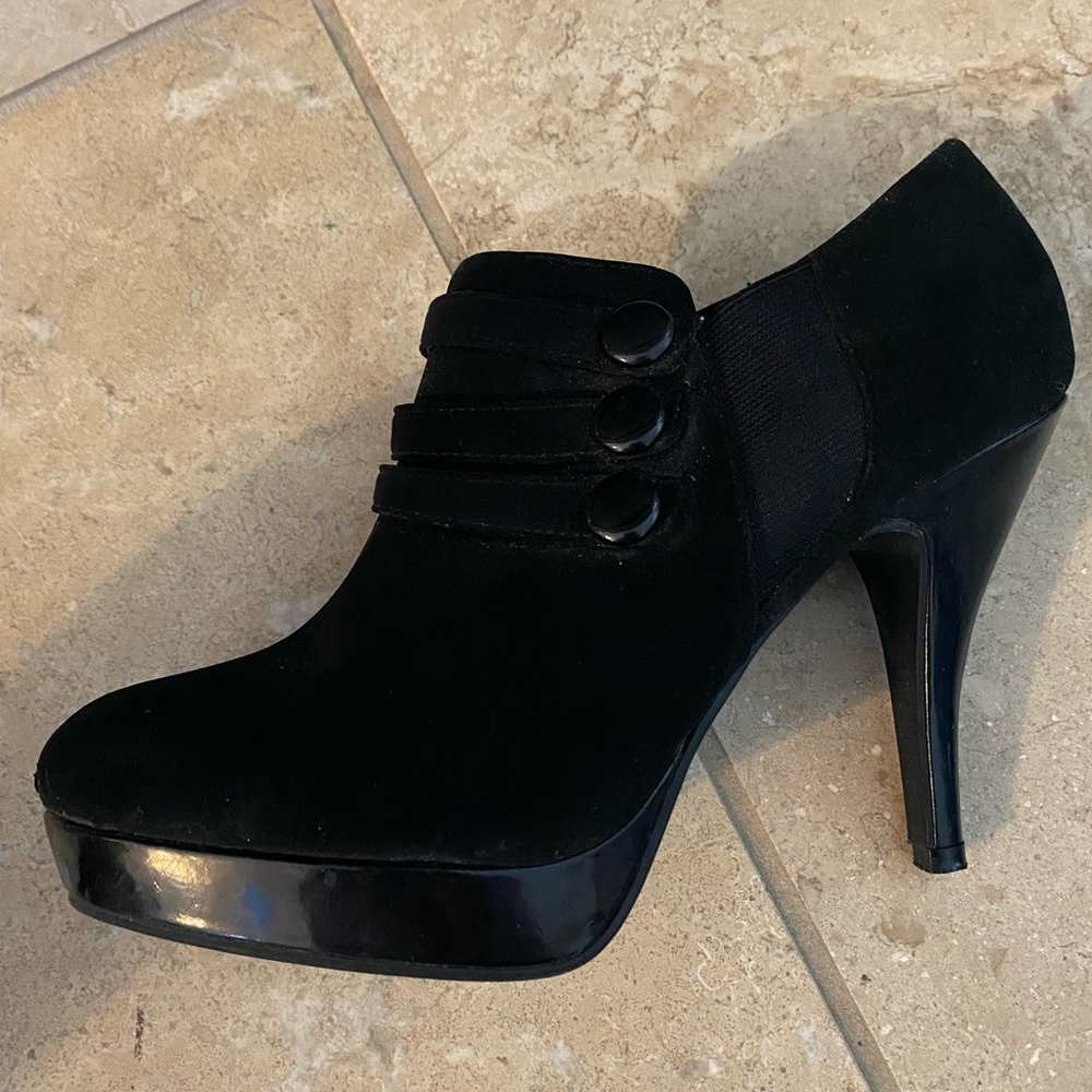 Black bootie - Picture 2 of 2